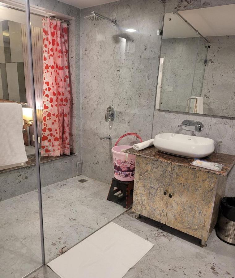 Solitude, The Boutique Hotel ฮัดวานี ภายนอก รูปภาพ